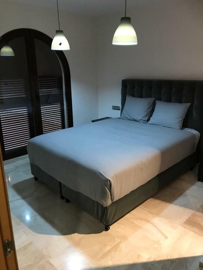 Luxury apartment set in Doña Julia Golf Course Casares Exterior foto