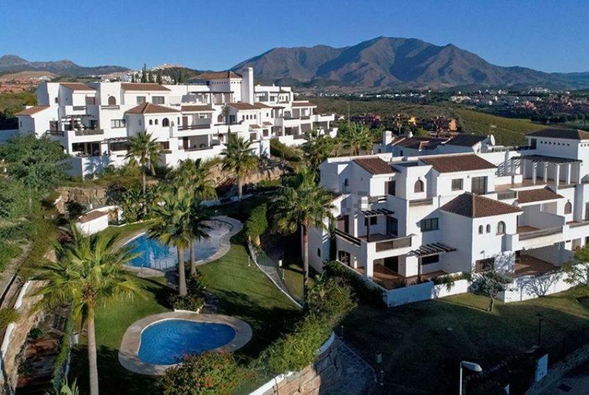 Luxury apartment set in Doña Julia Golf Course Casares Exterior foto