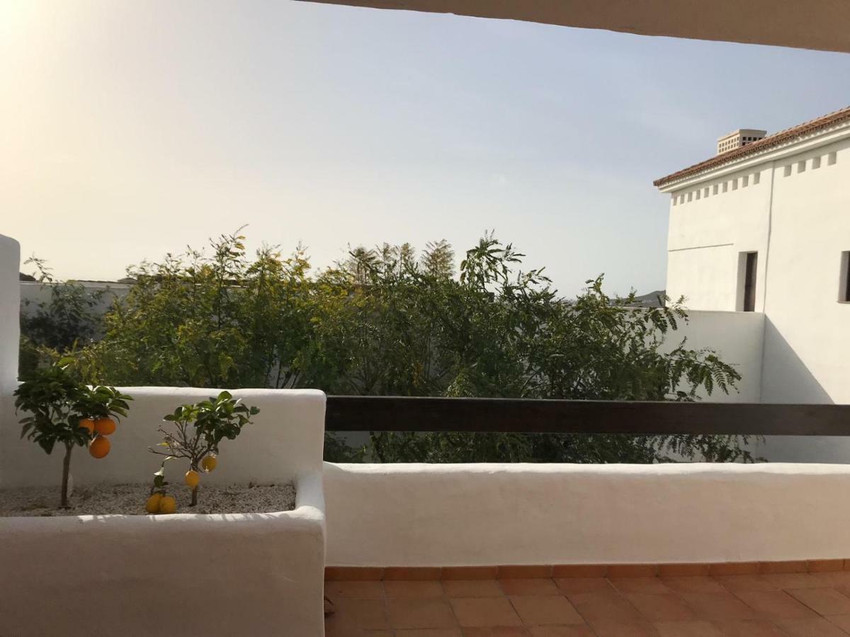 Luxury apartment set in Doña Julia Golf Course Casares Exterior foto